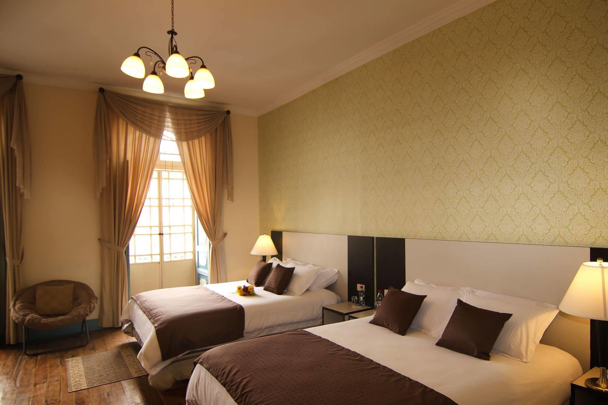 Del Parque Hotel & Suites Cuenca Ngoại thất bức ảnh